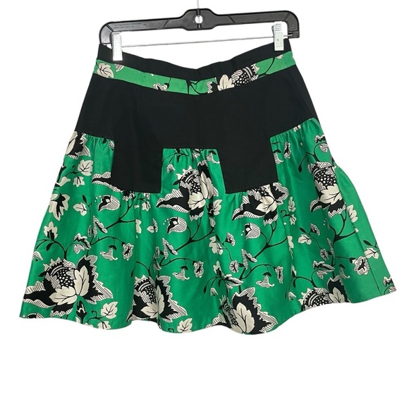 DVF Diane Von Furstenberg
Claire Green Floral Minis Skirt
Size 10 - Picture 6 of 16